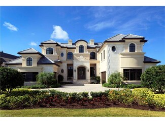 3250 Gin Ln, Naples, FL 34102