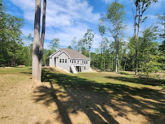 35 Reed Rd, Sandown, NH 03873