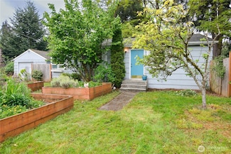 1917 NE 143rd St, Seattle, WA 98125