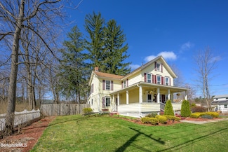 295 Prospect St, Lee, MA 01238
