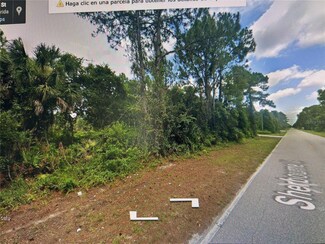 198 Sherbourne St, Point Charlotte, FL 33954