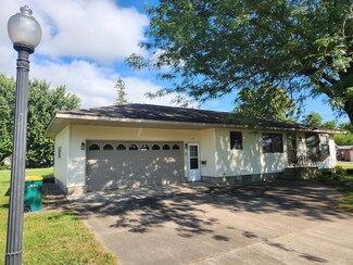 311 2nd Ave SW, Glenville, MN 56036