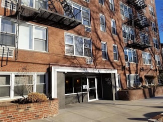 50-15 39th St Unit 1C, Long Island City, NY 11104