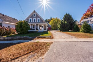 85 W Main St, Bradford, NH 03221