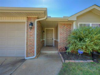 832 Crown Heights Ln, Purcell, OK 73080
