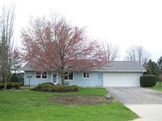 1231 Lake St, de Witt, IA 52742