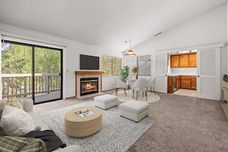 694 Dorothy Way Unit 24, Auburn, CA 95603