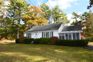27 Center St, Carver, MA 02330