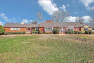 1800 N Hudson St, Altus, OK 73521