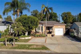 8130 Lullaby Ln, Panorama City, CA 91402