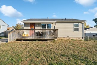 3018 Pebble Dr SW, Cedar Rapids, IA 52404