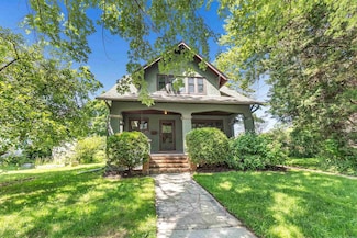 1228 W Lawrence St, Appleton, WI 54914