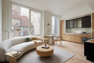 135 E 47th St Unit 22A, New York, NY 10017