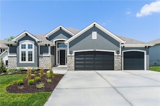 10332 N Potter Ave, Kansas City, MO 64157