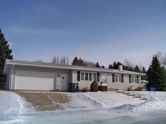 1921 N 9th St, Bismarck, ND 58501