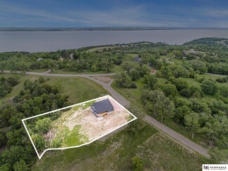 669 Oak Hills Dr, Crofton, NE 68730