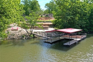 66 Old Shawnee Bend Rd, Sunrise Beach, MO 65079