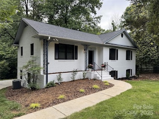 6614 Old Providence Rd, Charlotte, NC 28226