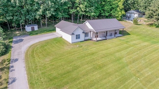 5412 Blackberry Ln, Coloma, MI 49038