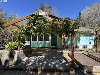 5346 Sand Dune Park Dr, Florence, OR 97439