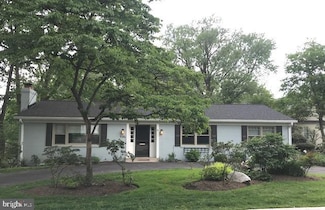 5336 Wapakoneta Rd, Bethesda, MD 20816