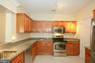 4560 Strutfield Ln Unit 1205, Alexandria, VA 22311