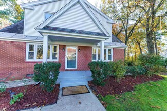 18 Cortland Dr, Albany, NY 12211