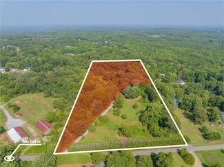 7255 Wits End Dr, Gainesville, GA 30506