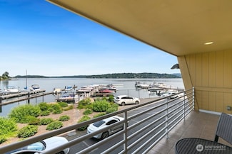 9520 Rainier Ave S Unit 202, Seattle, WA 98118