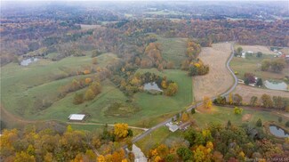 1118 Dieterlen Rd, Henryville, IN 47126