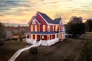 1115 E Unaka Ave, Johnson City, TN 37601
