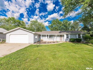 106 N 5th St, Dunlap, IL 61525
