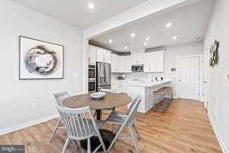 717 Thomas Ln Unit A, Manassas Park, VA 20111