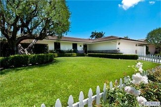 1840 Tradewinds Ln, Newport Beach, CA 92660