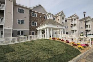 2 Regency Village Way Unit 208, Merrimac, MA 01860