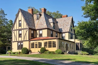 131 Hartford Rd, Manchester, CT 06040