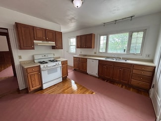5051 Washington St Unit J, West Roxbury, MA 02132