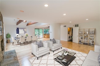 17 Ferry Ln, Westport, CT 06880
