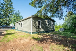 12 Vantage Rd, Onalaska, WA 98570