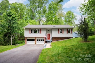 15 Heather Ln, Fairview, NC 28730