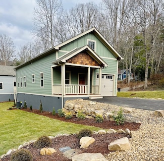 308 9th St, Black Mountain, NC 28711