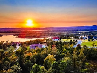 15824 Summit View Ln, Maumelle, AR 72113