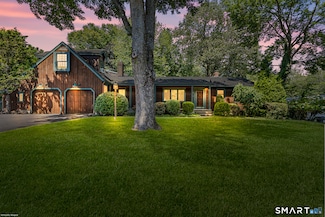 104 Putting Green Rd, Fairfield, CT 06825