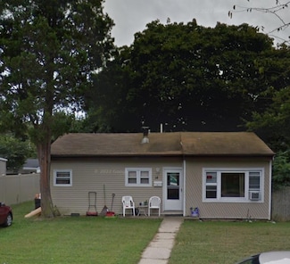 14 Chevy Chase, Amityville, NY 11701