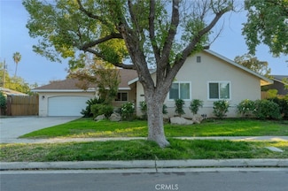 1033 W Norwich Ave, Fresno, CA 93705