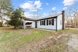 2722 Carmines Island Rd, Hayes, VA 23072
