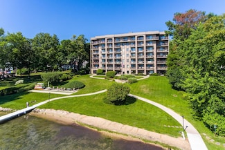35 S Walworth Ave Unit 504, Williams Bay, WI 53191
