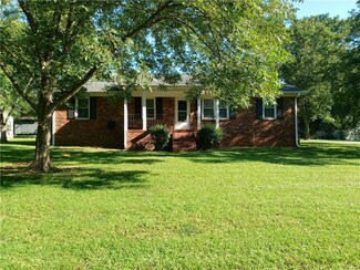 515 Lena Dr, Easley, SC 29640
