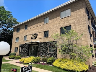 20312 Lorain Rd Unit 111, Cleveland, OH 44126