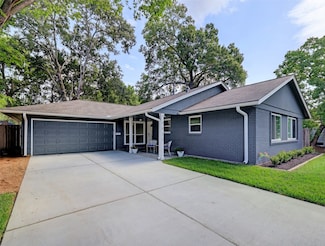 7926 Ridgeview Dr, Houston, TX 77055